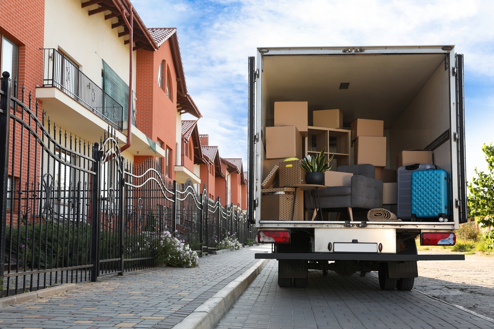 moving truck in california