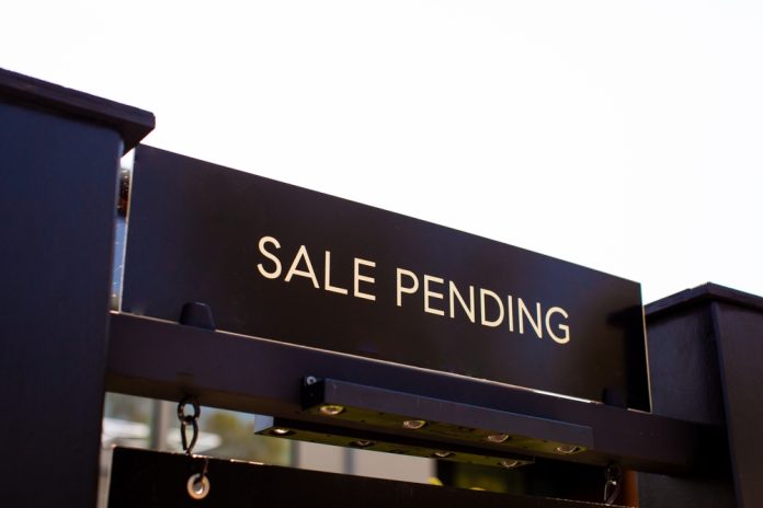 dark sale pending sign
